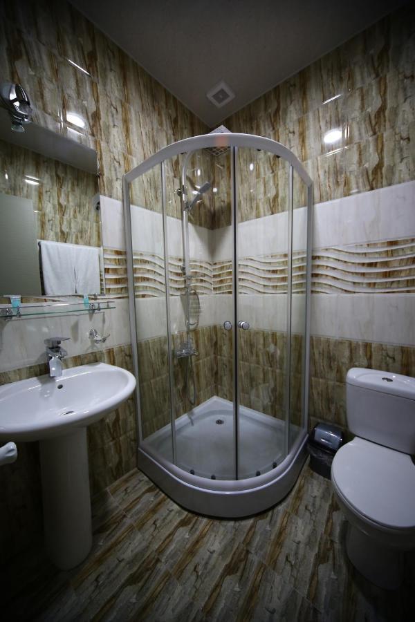 Discovery Hotel Kutaisi Esterno foto
