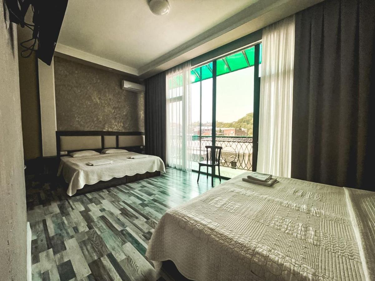 Discovery Hotel Kutaisi Esterno foto