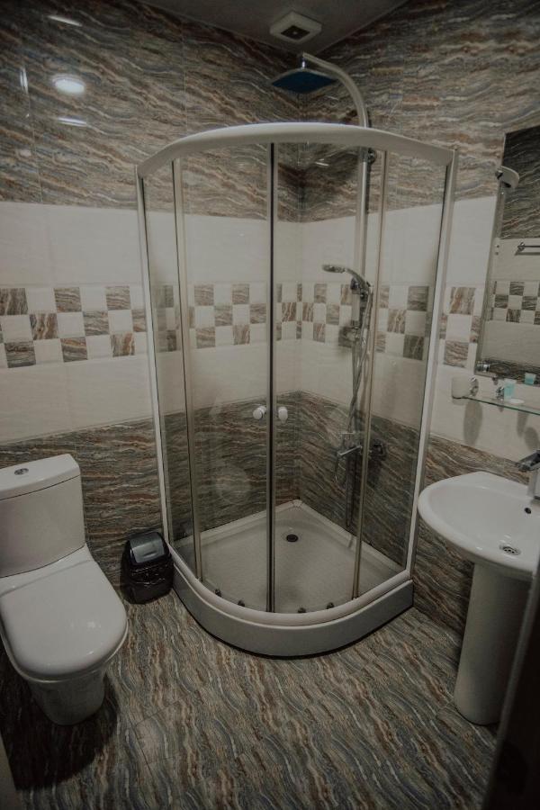 Discovery Hotel Kutaisi Esterno foto